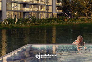 mujer en la piscina